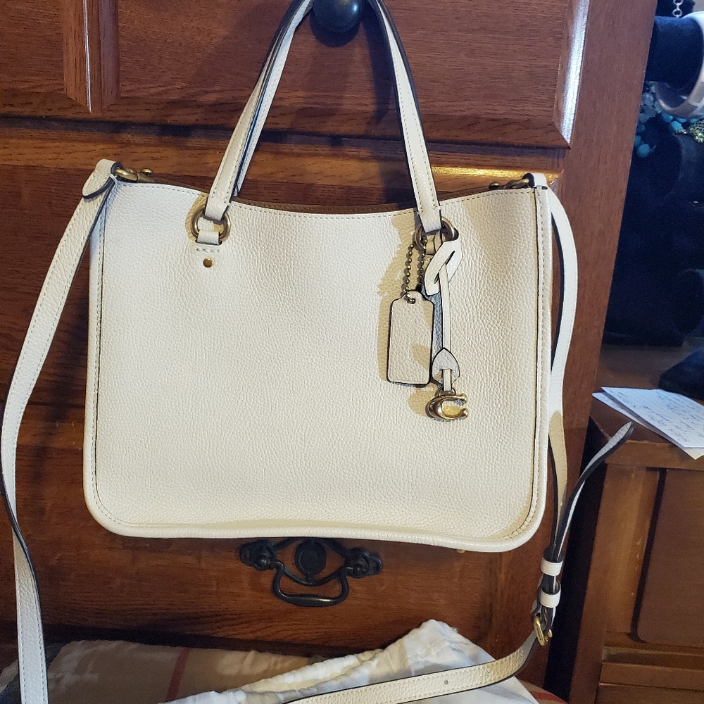 Coach ,Tyler carryall 28